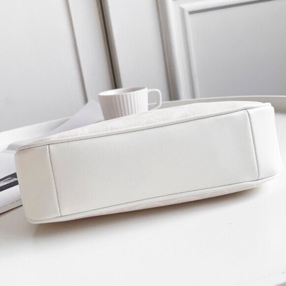 NWT coach Teri Shoulder Bag In Signature Canvas CA548 - Picture 6 of 7